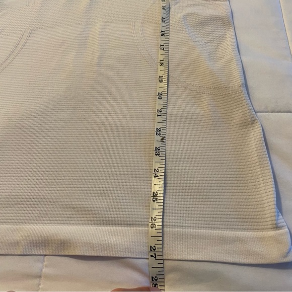 Lululemon Swift Tech Tee - Picture 6 of 8